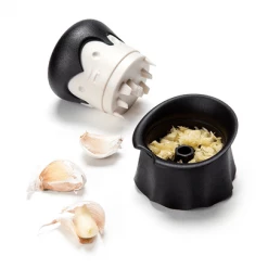 Ototo Housewares Gracula - Garlic/Herb Crusher