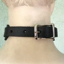 Ape Leather Leather Bondage Choker With Rings And Chains