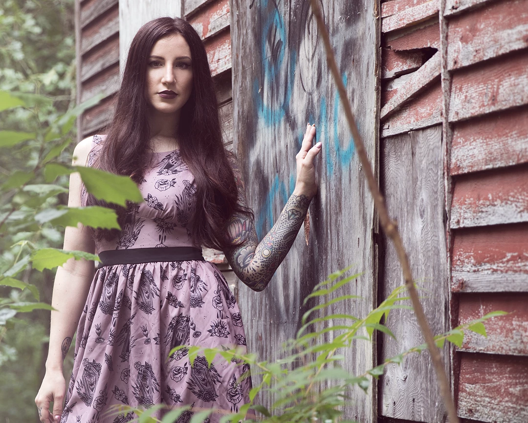 Sourpuss Women's Stuff Die In Grace Shift Dress 7 Sourpuss Women's Stuff Die In Grace Shift Dress